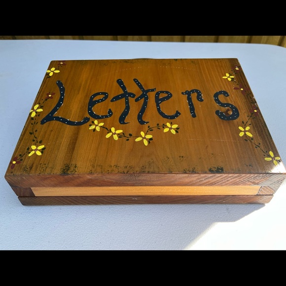 Vintage 70s 80s Cottage Core Wooden Hand-painted Letter Box - Picture 2 of 3